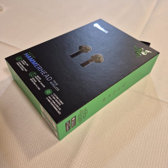 Razer Hammerhead True Wireless Earbuds - Picture 2 of 9